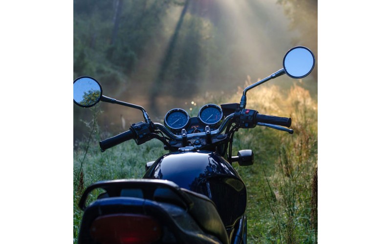 Comment charger sa batterie de moto et l'entretenir ?