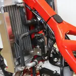 Protection de radiateur AXP alu rouge Beta RR250/300