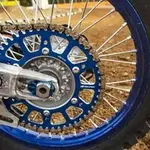 Couronne SCAR 48 dents alu ultra-light anti-boue pas 520 type SRS130 bleu