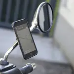 Pack complet SP-CONNECT Moto Bundle fixé sur rétroviseur iPhone 8+/7+/6S+/6+