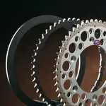 Couronne RENTHAL Twinring® 50 dents Ultra-light anti-boue anodisé dur pas 520 type 2240 orange