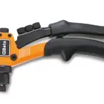 Pince à riveter ultra compacte BETA avec réglage de l&#039;effort