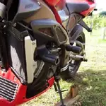 Tampons de protection R&amp;G RACING Aero noir Aprilia Tuono 1000