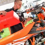 Bidon polisport prooctane 10l remplissage rapide rouge + melangeur 100ml