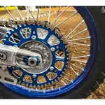 Couronne SCAR 49 dents alu ultra-light anti-boue pas 428 type SRS520 bleu