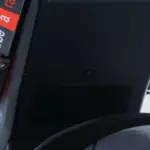 Cache orifice repose-pieds arrière gauche R&amp;G RACING - noir Aprilia